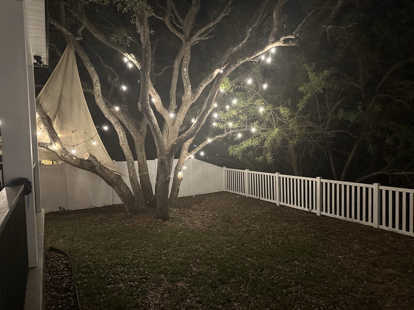 Covered veranda, hot tub, fire pit