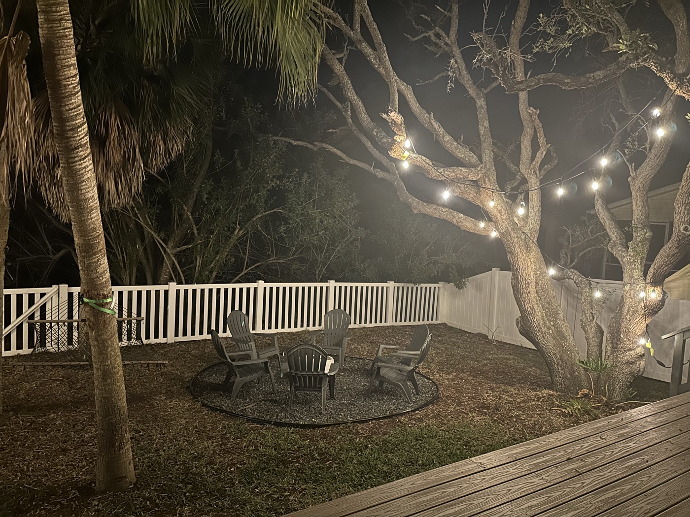 Covered veranda, hot tub, fire pit